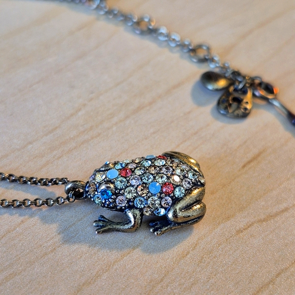 Vintage Fossil Multicolor Frog Pendant Necklace